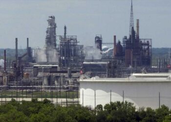 La mayor refinería de EEUU cae en manos de Arabia Saudí
