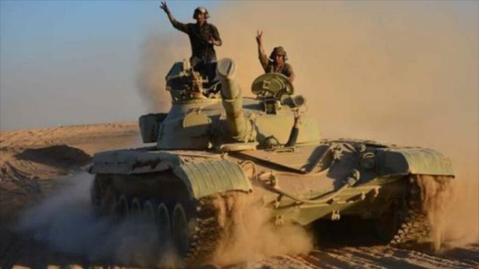 Fuerzas populares cavan zanja en frontera iraquí-siria contra Daesh