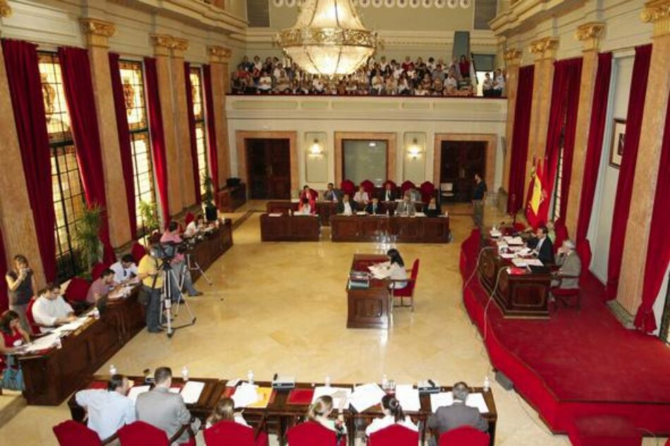 Aprobadas las mociones en apoyo al colectivo LGTBI y a las reformas legislativas de la PAH