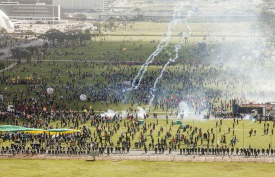 En protesta contra el gobierno, #OcupaBrasília reúne más de 150 mil personas