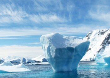 Emiratos Árabes Unidos planea remolcar un iceberg para obtener agua potable
