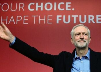 Corbyn: «No soy pacifista, pero la política de bombardear primero y hablar después debe terminar»