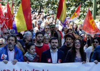 Garzón llama a la ciudadanía en este “momento de excepcionalidad” a apoyar la moción de censura porque “la corrupción es meterle la mano en el bolsillo a la clase trabajadora”