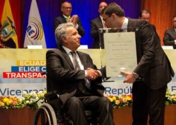 Presidente de Ecuador suprime seis ministerios de coordinación