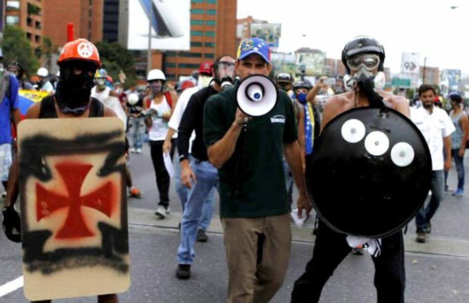 Capriles paga a indigentes para convertirlos en manifestantes violentos /Barrios aislados por las guarimbas / General Cliver Alcalá denuncia uso de francotiradores