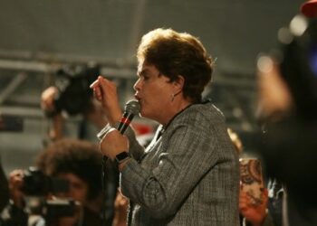 Dilma Rousseff pide a la Corte Suprema de Brasil que la restituya a la Presidencia
