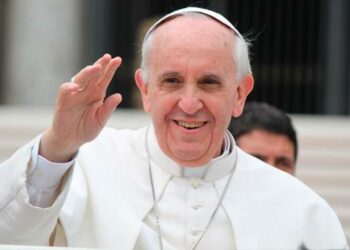 Papa pide a obispos venezolanos establecer puentes para el diálogo