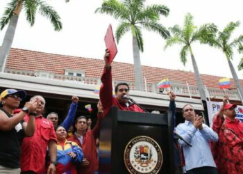 Una multitud se lanzó a la calle junto a Maduro quien anunció las bases comiciales para la Asamblea Nacional Constituyente en Venezuela