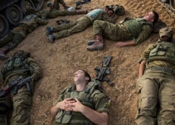 Jóvenes palestinos se infiltran en una base israelí y roban las armas a los soldados que dormían