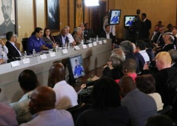 Venezuela va a comicios presidenciales en 2018, ratifica Maduro