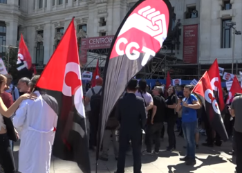 CGT protesta delante del consistorio madrileño por la remunicipalización de los Servicios Públicos