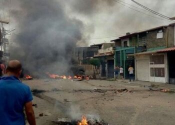 Venezuela: Barinas asediada por el fascismo: 100 comercios atacados