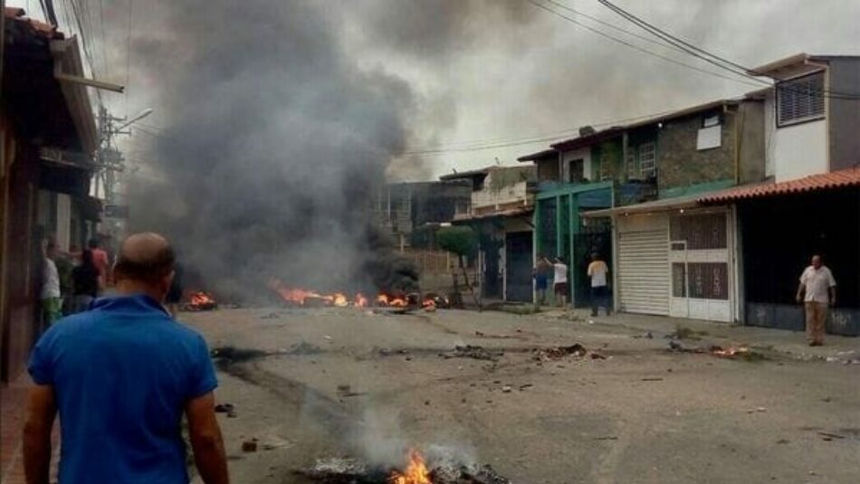 Venezuela: Barinas asediada por el fascismo: 100 comercios atacados