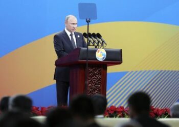 Putin llama al mundo a dejar la retórica belicista