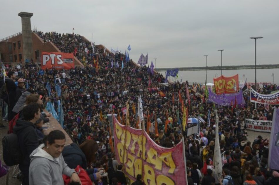 Multitudinaria marcha en Argentina: «ni una menos»