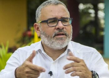 Expresidente salvadoreño denuncia injerencias de EEUU ‎