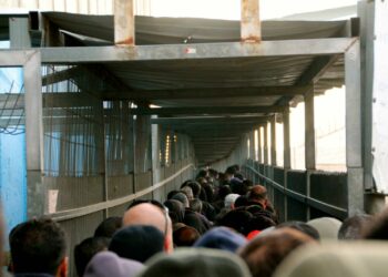 Palestina / Un Vídeo muestra la angustiante realidad de atravesar todos los días un Checkpoint israelí