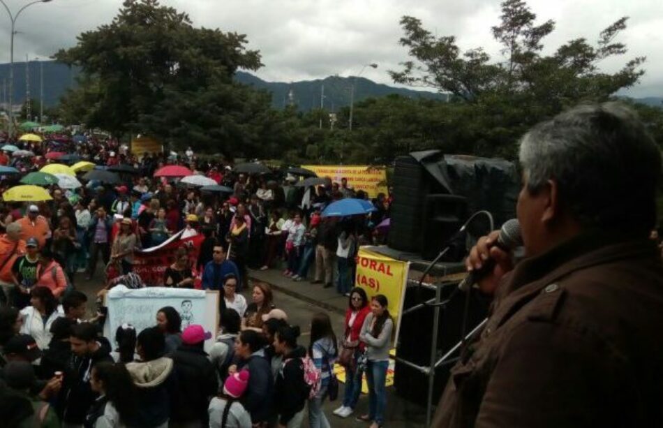 Colombia. Ya se inició la movilización de docentes para la Toma de Bogotá