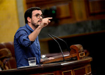 Garzón afirma que “este país no tiene un problema de gastos, sino de ingresos” y critica al Gobierno por “seguir fuera de la línea adecuada» con los Presupuestos Generales aprobados