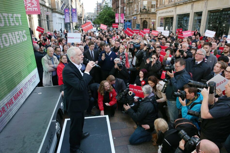 Jeremy Corbyn resucita el laborismo clásico, y se queda a solo 2 puntos del Partido Conservador, que pierde la mayoría absoluta