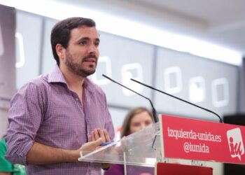 Garzón responde a las propuestas de Sánchez que la experiencia con el PSOE obliga a “ser escépticos” y distinguir entre “palabras que suenan bien y hechos”