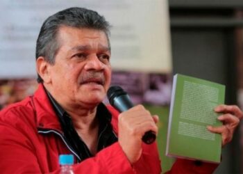 Militantes opositores venezolanos se alejan de sus dirigentes