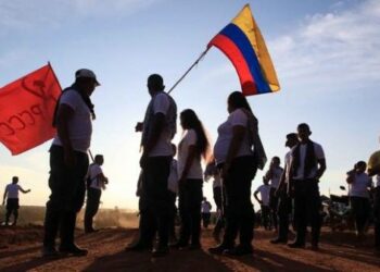 Imputan por crímenes de guerra a diez exjefes de las FARC