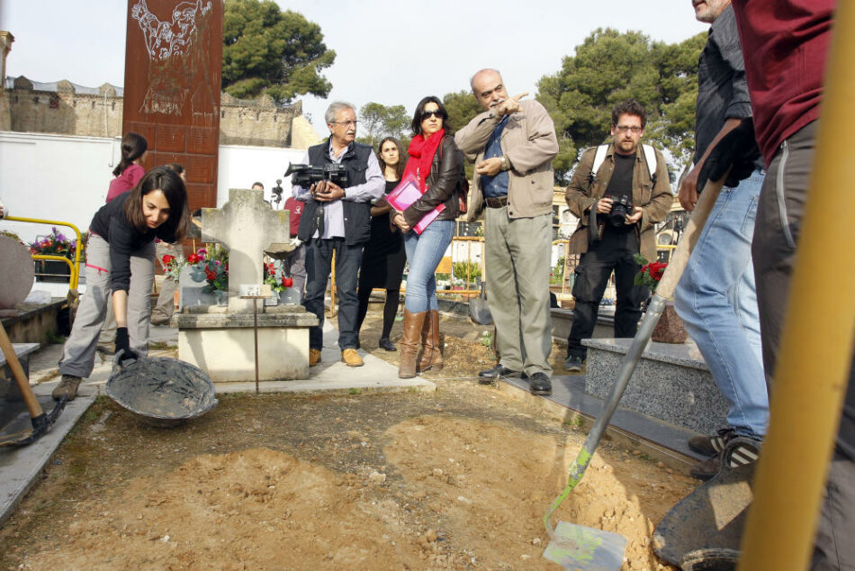 IU «satisfecha» después de que una jueza de Paterna abra diligencias por las víctimas de los fusilamientos franquistas halladas en una fosa común en paterna