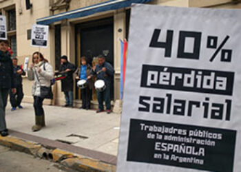 IU pone en marcha iniciativas para acabar con la congelación salarial de ocho años de los trabajadores de la Administración española en Argentina