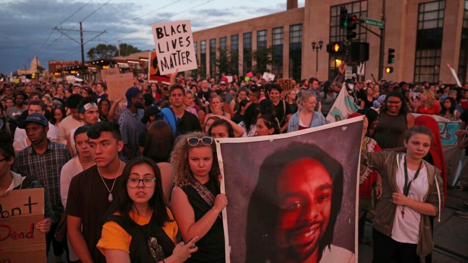 Absolución de policía genera protestas masivas en Minnesota