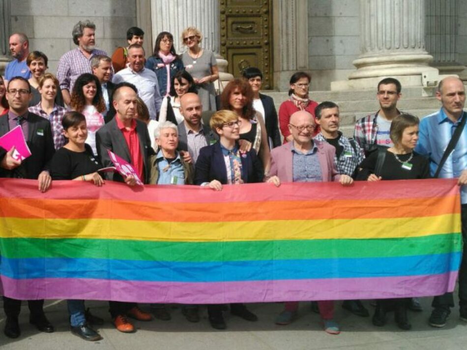 Unidos Podemos insta al Gobierno a acordar una Convención Internacional de los derechos LGTBI