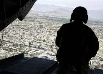 «EEUU ha transportado en helicóptero a los jefes del EI desde Raqqa hacia un destino desconocido»