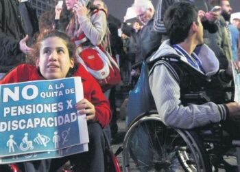 Ordenan al gobierno de Argentina restituir 400 pensiones