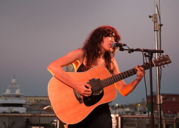 Concierto de Anni B. Sweet a bordo del Rainbow Warrior de Greenpeace en Barcelona