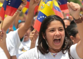 Gobierno felicita civismo del pueblo en actos del 5 de Julio y repudia violencia en la AN