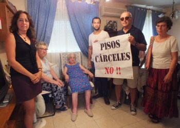 IU, Participa y Podemos proponen una batería de medidas para poner fin al drama de los ‘pisos cárceles’ en Sevilla