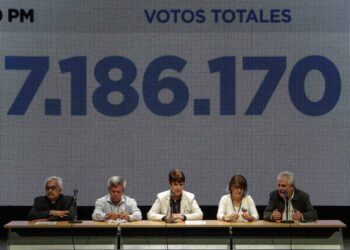 Filtran verdaderos resultados del plebiscito de la oposición: Apenas 3.387.016 votantes