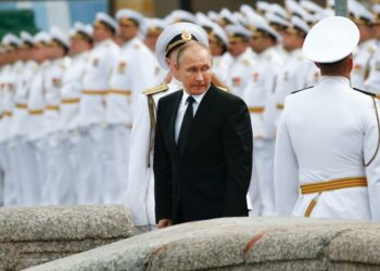 Medida recíproca: Putin echa a 755 diplomáticos estadounidenses