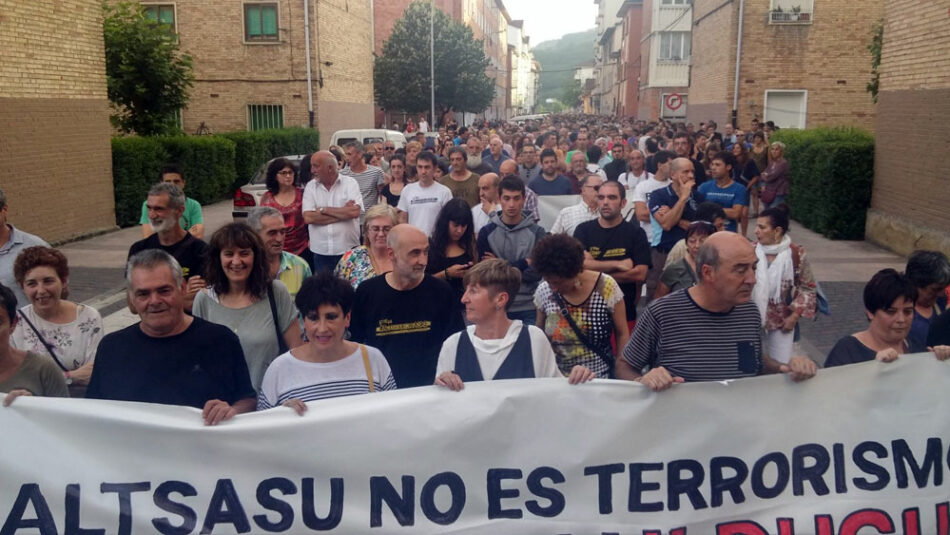 CGT muestra su apoyo a los jóvenes encarcelados tras el montaje policial de Altsasu