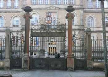 Colectivos de personas transexuales y familias se sienten decepcionados e indignados con la creación de una “Unidad de Atención para Menores Trans” en Galicia