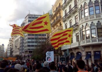 Amb organització, mobilització i fermesa, farem el Referèndum i guanyarem la República catalana independent!