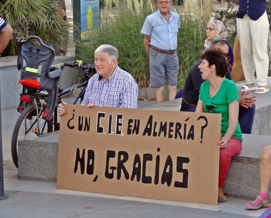 Almería, ciudad libre de CIEs