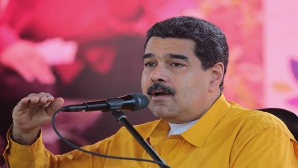 Maduro exige a Santos sacar sus manos de Venezuela