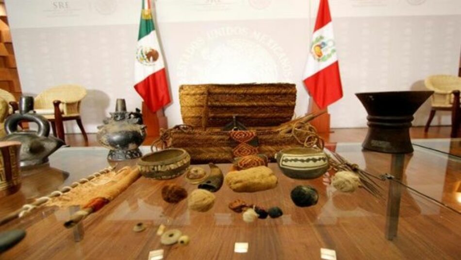 México restituye 168 objetos precolombinos a Gobierno de Perú