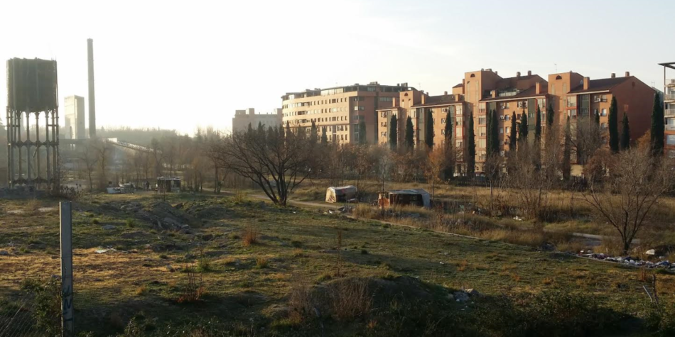El Ayuntamiento de Madrid y ADIF se comprometen a destinar los terrenos de Delicias a dotaciones y a desmantelar el asentamiento chabolista