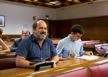 Unidos Podemos propone en el Senado garantizar los derechos laborales de los «falsos autónomos» que prestan servicio en plataformas digitales