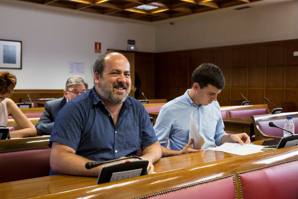 Unidos Podemos propone en el Senado garantizar los derechos laborales de los «falsos autónomos» que prestan servicio en plataformas digitales