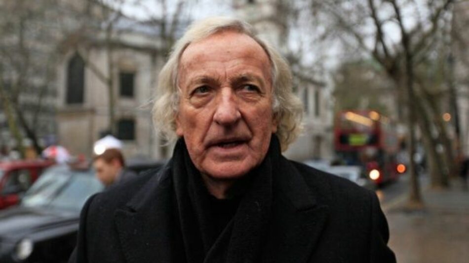 John Pilger: «Si Venezuela cae, la humanidad cae»