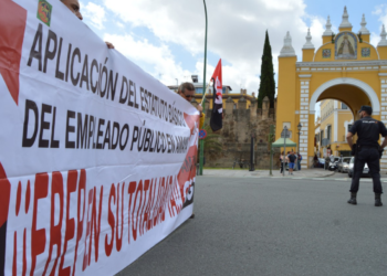 El defensor del pueblo andaluz llama al orden a la Junta de Andalucia por la externalizacion de servicios públicos