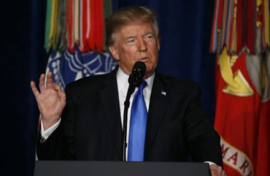 Afganistán: Trump no es partidario de un retiro rápido de tropas y no descarta negociar con el Talibán